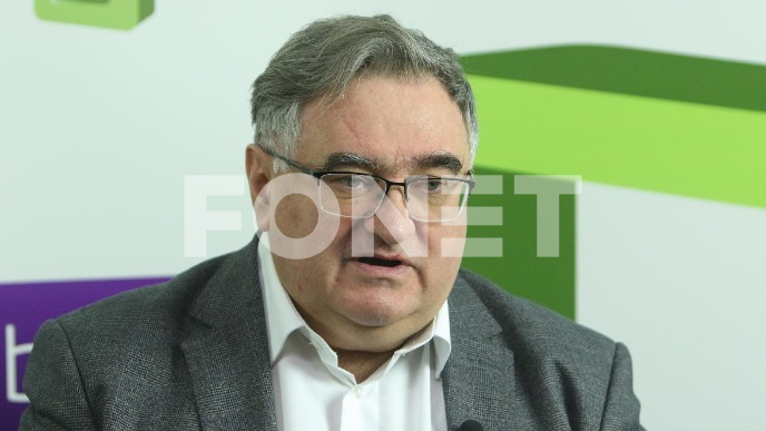Nova: Vučiću "kec k'o vrata"